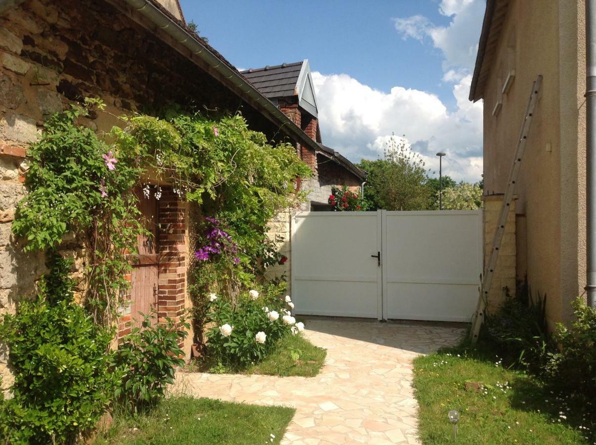 Hotel La bicoque en Puisaye Saint-Amand-en-Puisaye Exterior foto
